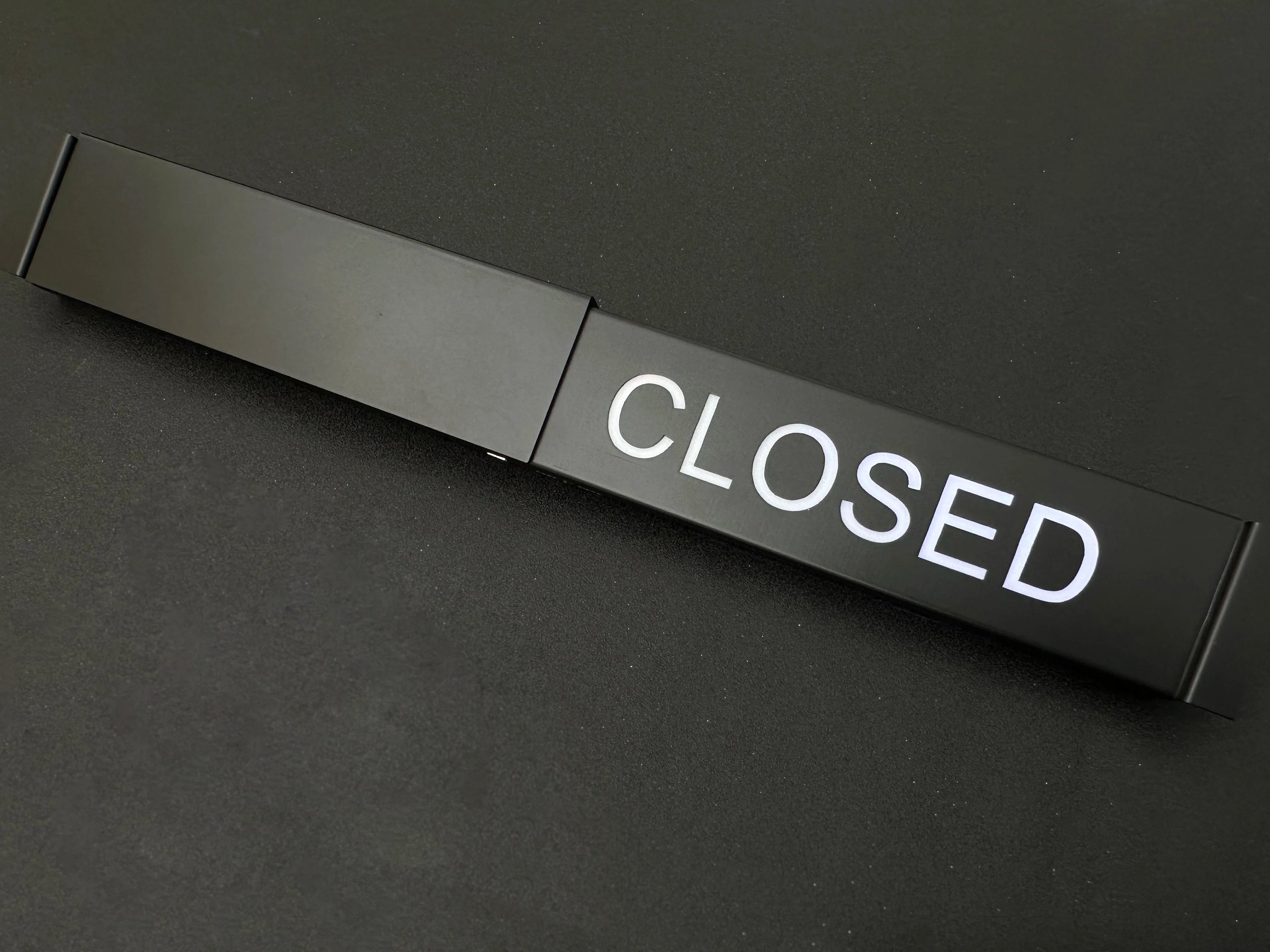 LED Open Closed Sign – RGB Business Sign with Remote Control