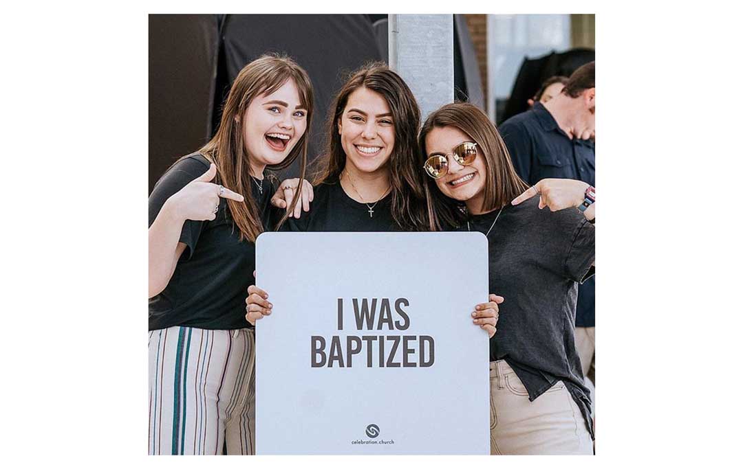 Graduation photo props personalized - Popsigns in action | Popsigns